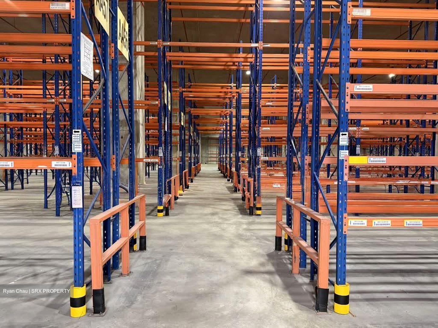 Jurong Logistics Hub (D22), Warehouse #568695511